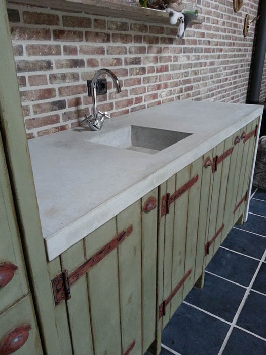 betonnen buitenkeuken ingestorte spoelbak wijchen 3